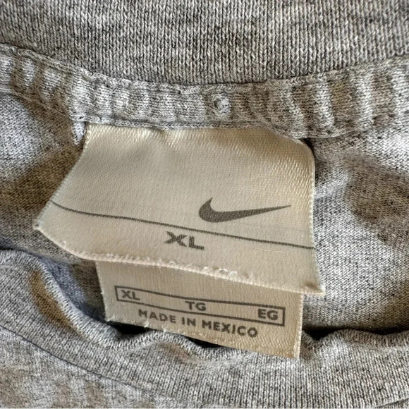 Nike Grey Short Sleeve Tee Top Crew Neck Size XL Men’s T-Shirt Classic - Picture 4 of 5